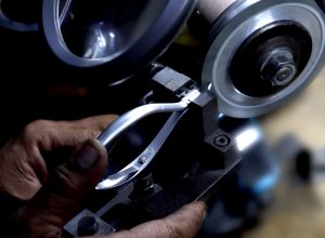 Dịch Vụ Mài Kềm tại Quyên